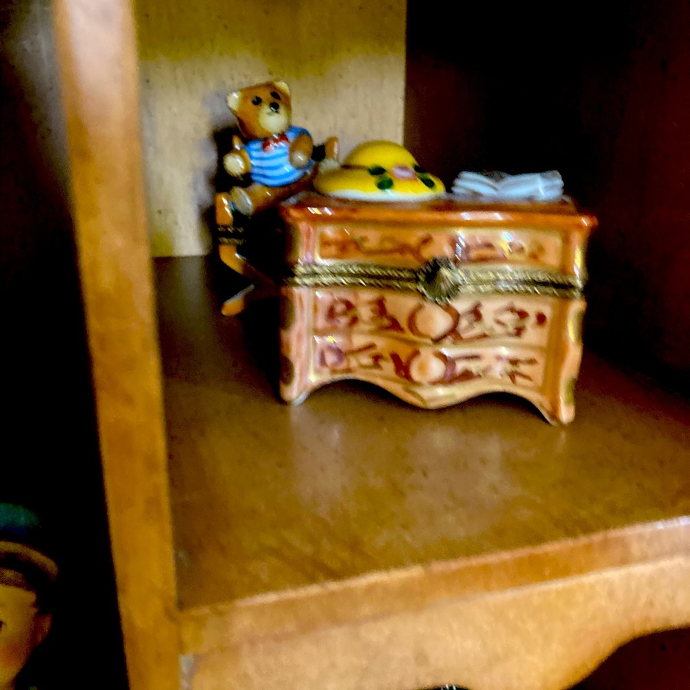 Limoge French chest of drawers